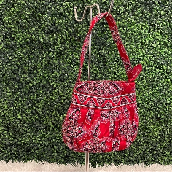 Vera Bradley Handbags - NWOT Vera Bradley Hanna Pleated Bag!